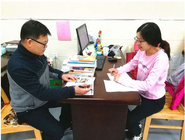 E:\教研组\2017-2018第一学期科学教研组材料\朱乐老师上申报课\研讨.jpg